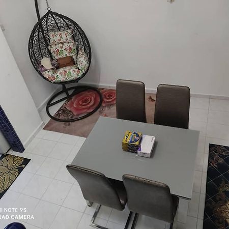 R&R Homestay Simpang Renggam Kültér fotó