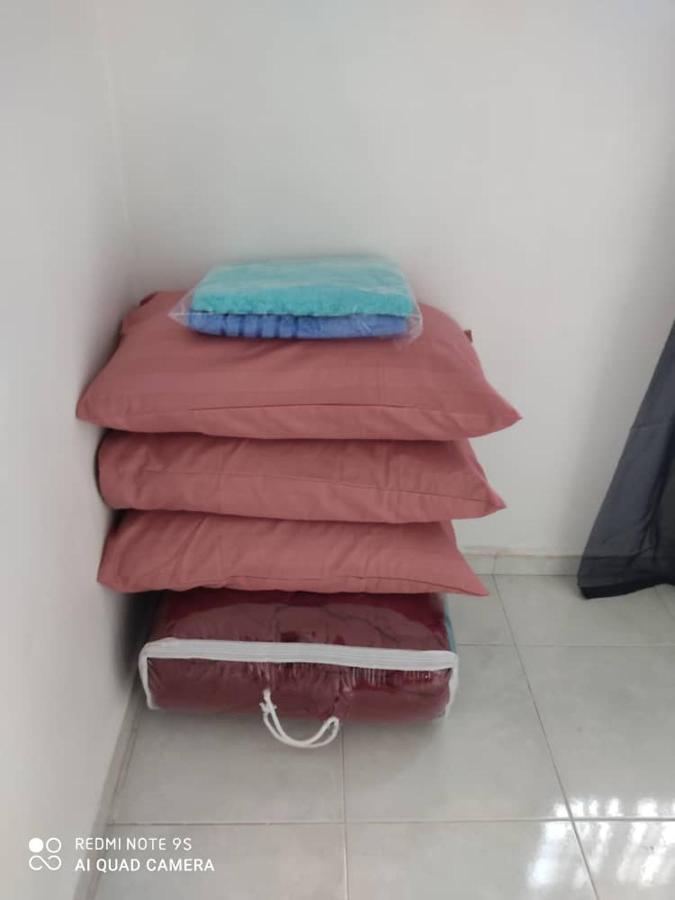 R&R Homestay Simpang Renggam Kültér fotó